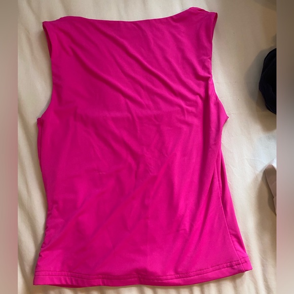 NWOT White Fox XS Skims Like Neon Pink Top - Picture 2 of 3